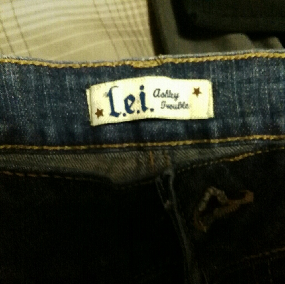 🚨 2/$12 L.e.i Jeans